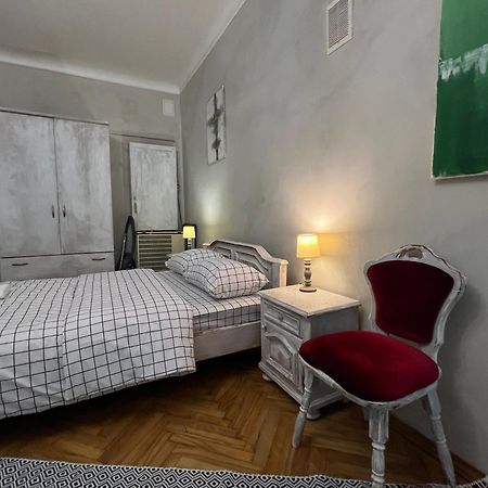 Loft-Style Apt On Virmenska Str Lviv Buitenkant foto